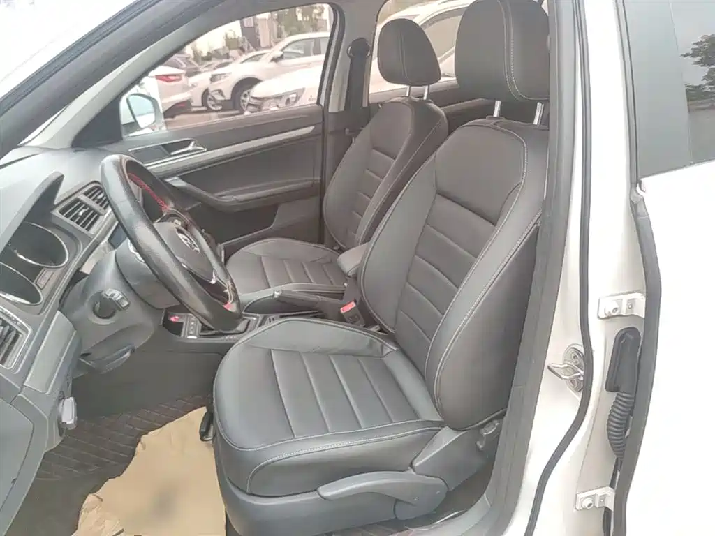 Volkswagen Lavida 2017 230TSI DSG Comfort Edition фото 15