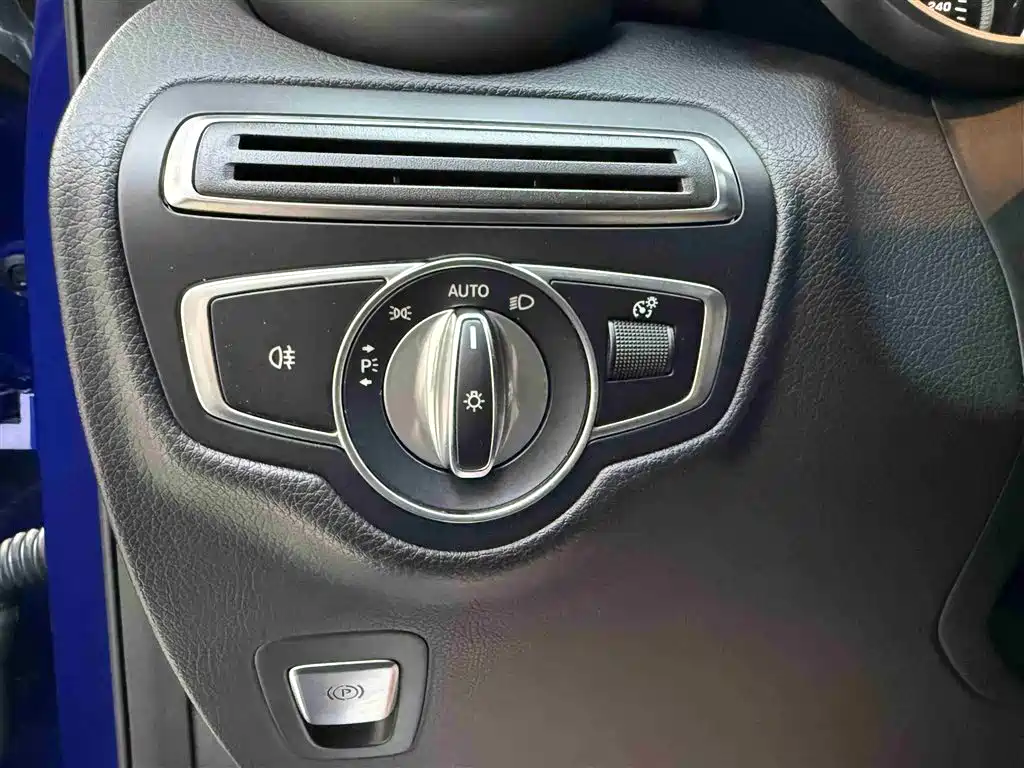 Mercedes-Benz GLC 2018 Facelift GLC 200 4MATIC фото 15