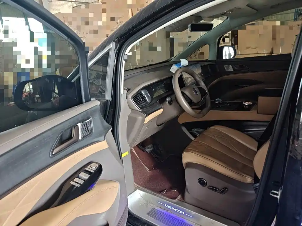 Denza D9 2023 2022 DM-i 970 AWD Flagship
