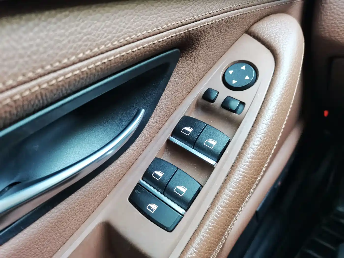BMW 5 Series 2014 520Li Elegance фото 15