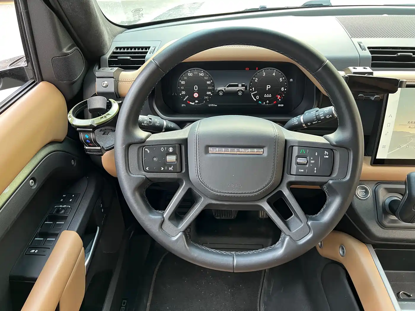 Land Rover Defender 2025 110 3.0T P400 -Dynamic HSE фото 15