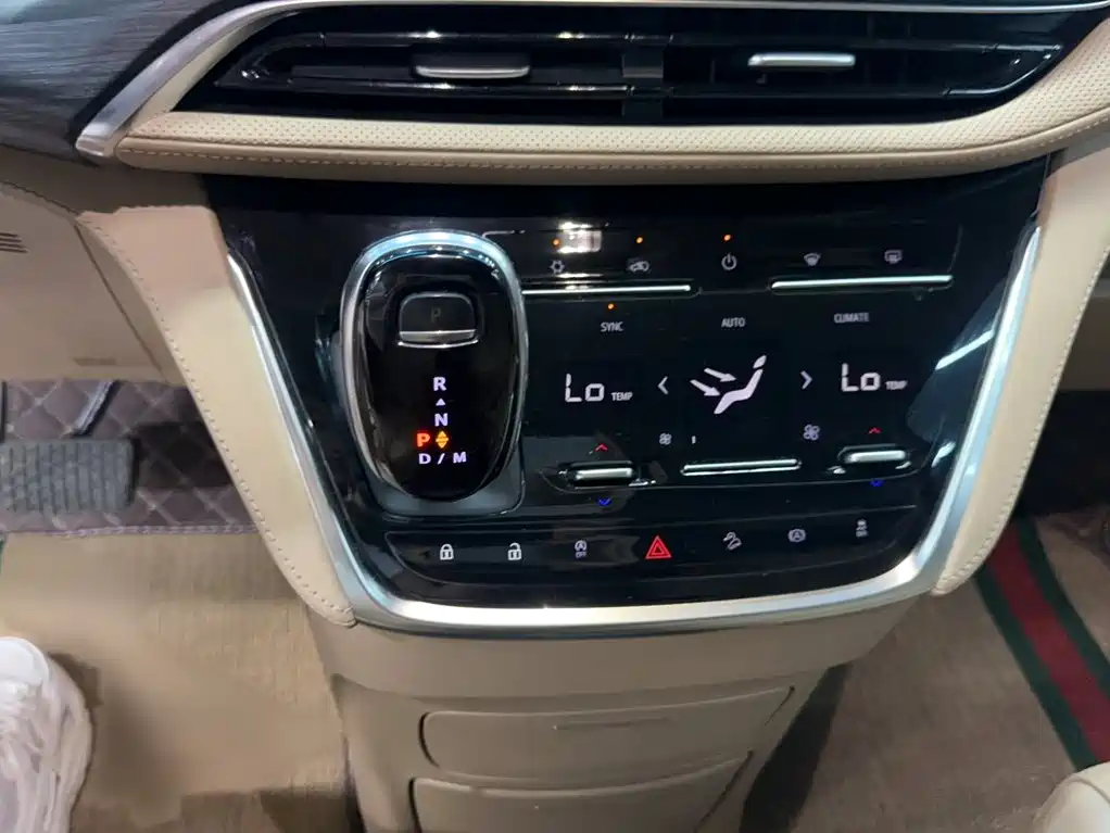 Фото 10 - Buick GL8