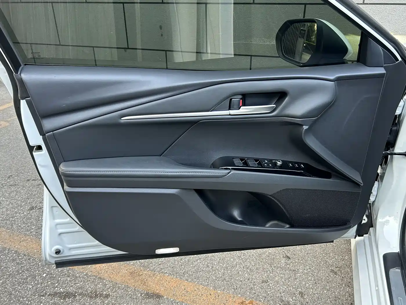 Toyota Camry 2024 Hybrid 2.5HG Premium Edition фото 9
