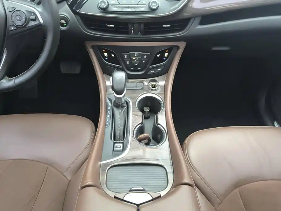 Фото 16 - Buick Envision Plus