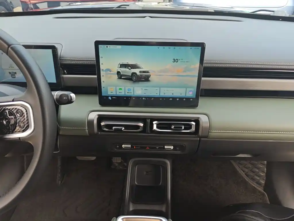 Baojun Yueye Plus 2024 2024 Smart Premium 4-Seater