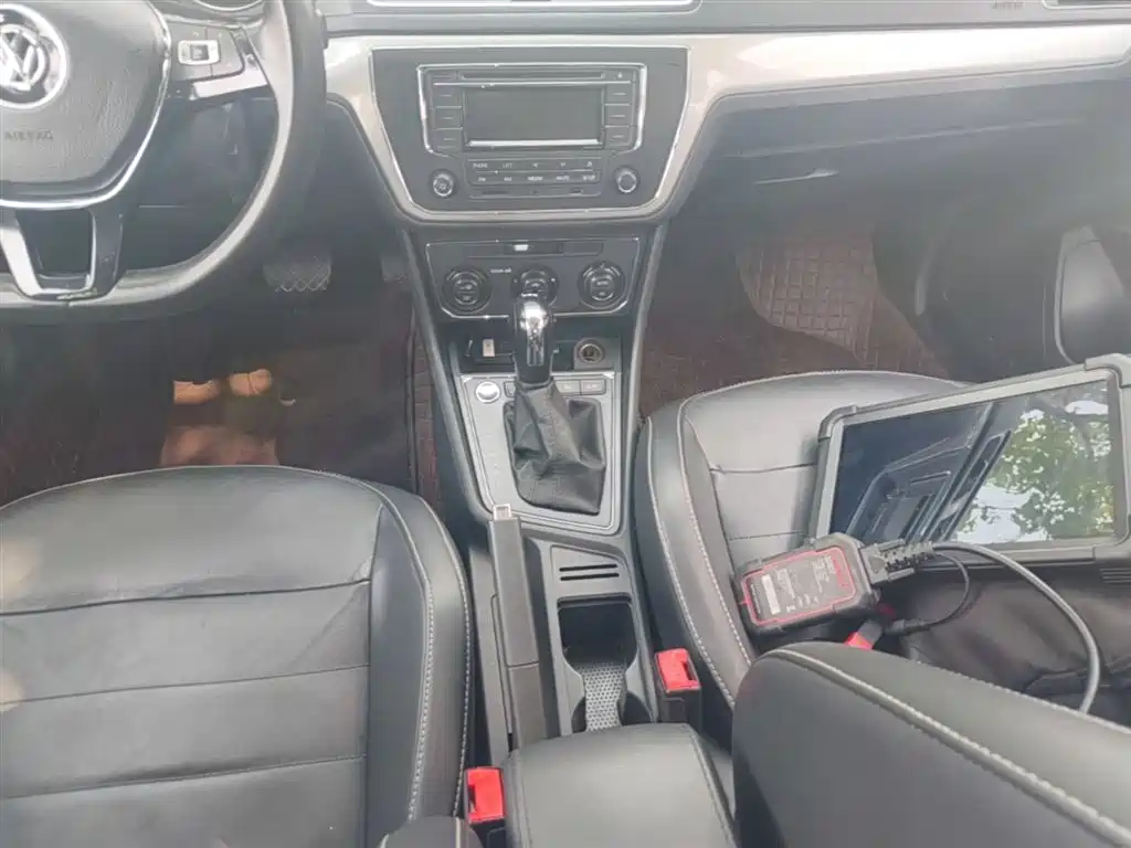 Volkswagen Lavida Tour 2017 180TSI DSG Comfort Edition фото 14