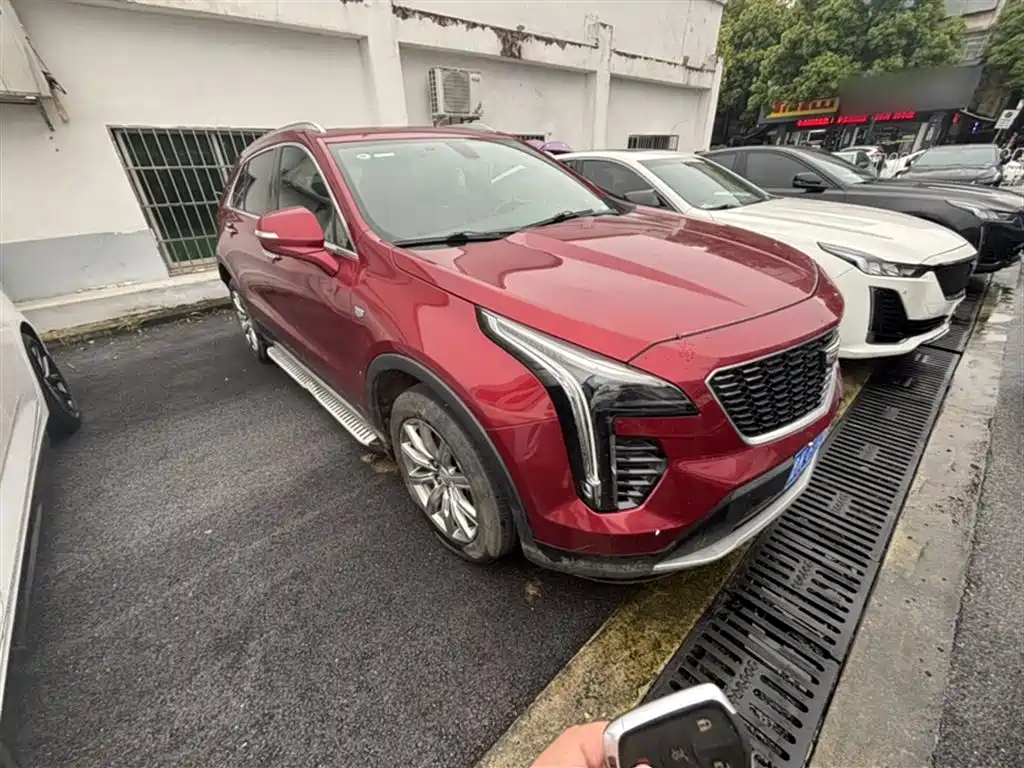Cadillac XT4 2021 28T FWD Premium Edition фото 5