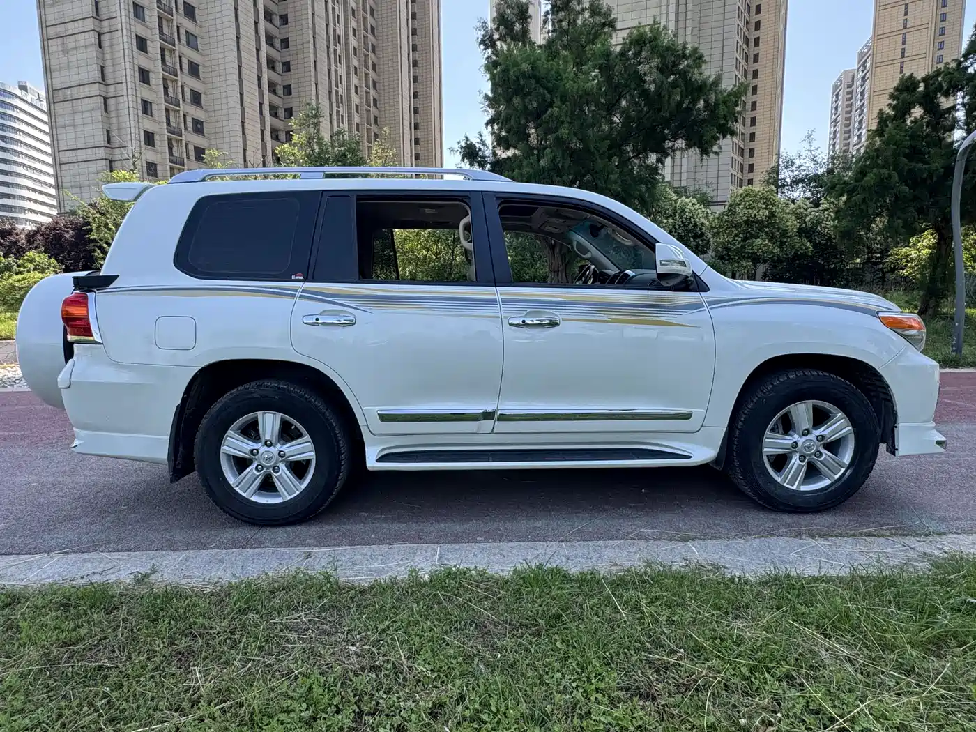 Toyota Land Cruiser (Import) 2015