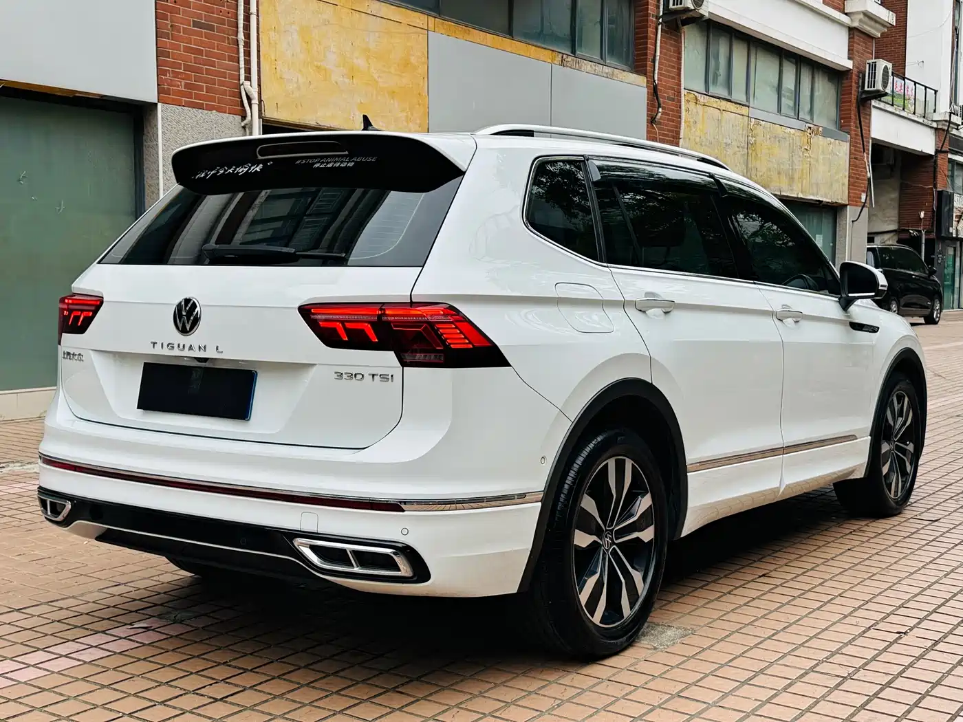 Volkswagen Tiguan L 2024 330TSI Automatic 2WD R-Line Premium Enjoyment Edition фото 7