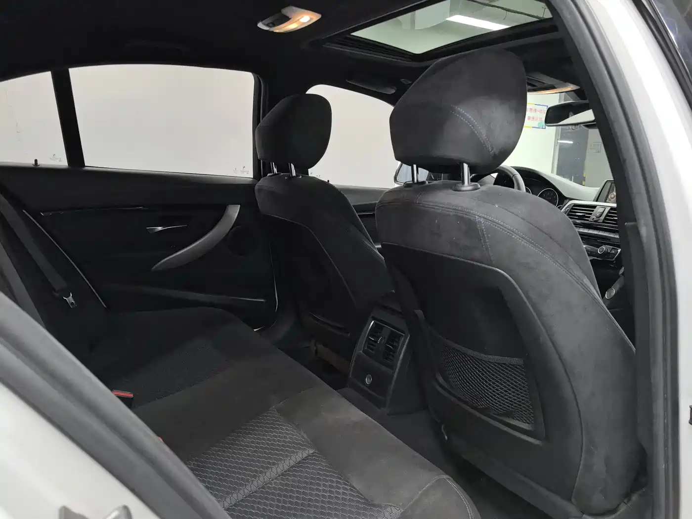 BMW 3 Series 2017 320i M Sport фото 7