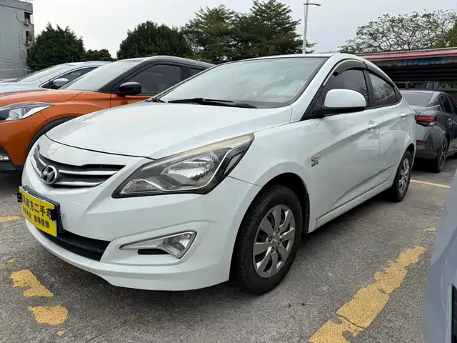 HYUNDAI RENA