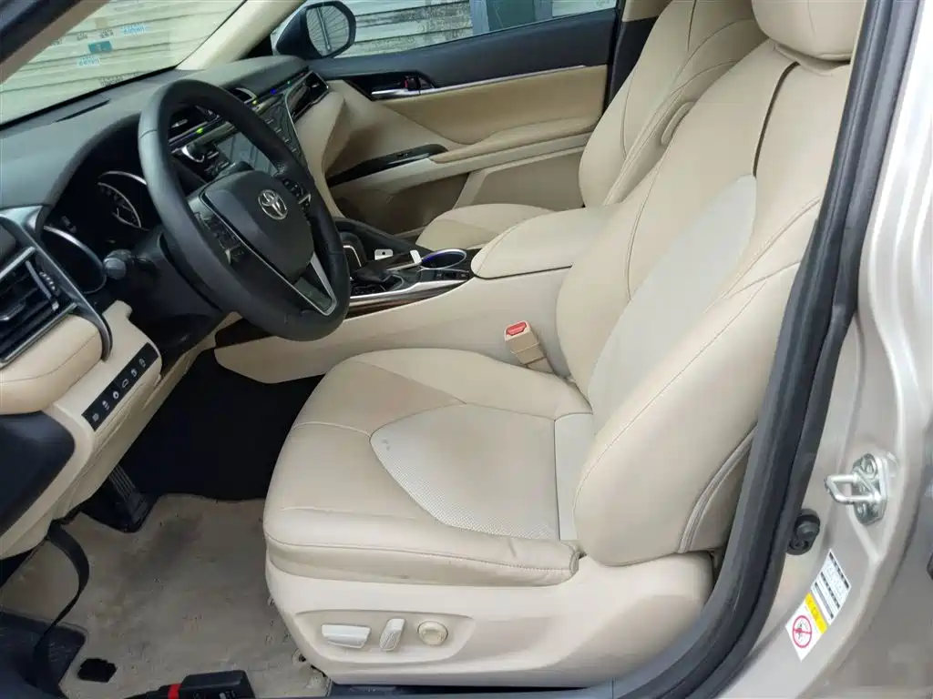 Toyota Camry 2018 2.0G Luxury Edition фото 15