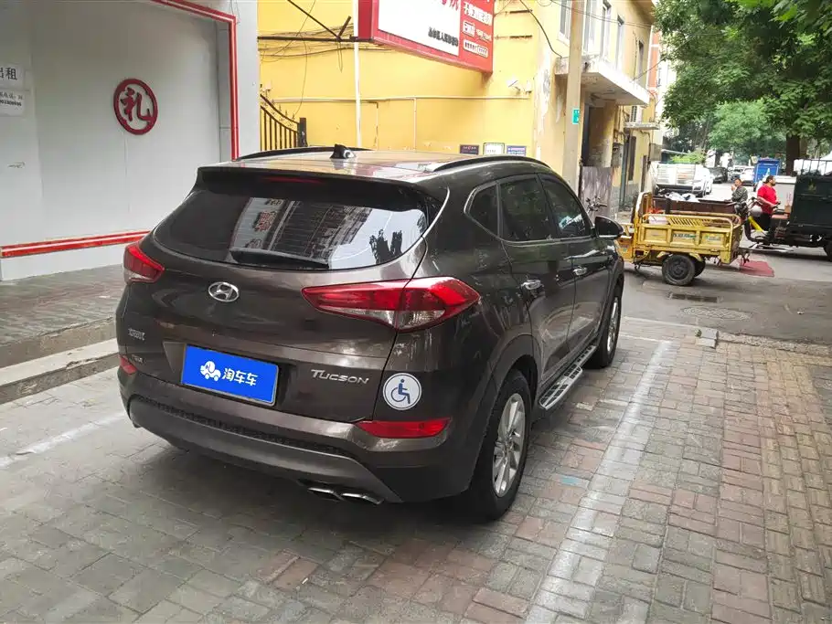 Hyundai Tucson 2015 1.6T Dual Clutch 2WD Smart фото 3