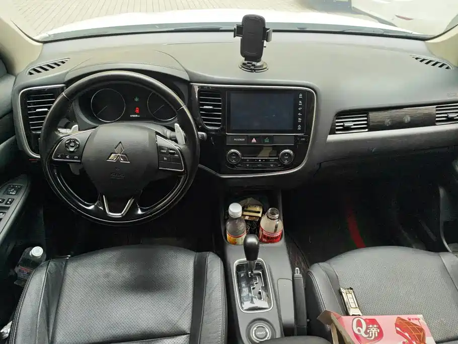 Mitsubishi Outlander 2017 2016 2.4L 4WD Luxury Edition 7-seater