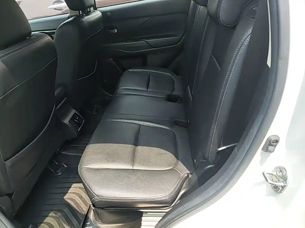 Mitsubishi Outlander 2017 2016 2.4L 4WD Elite Edition 5-seater