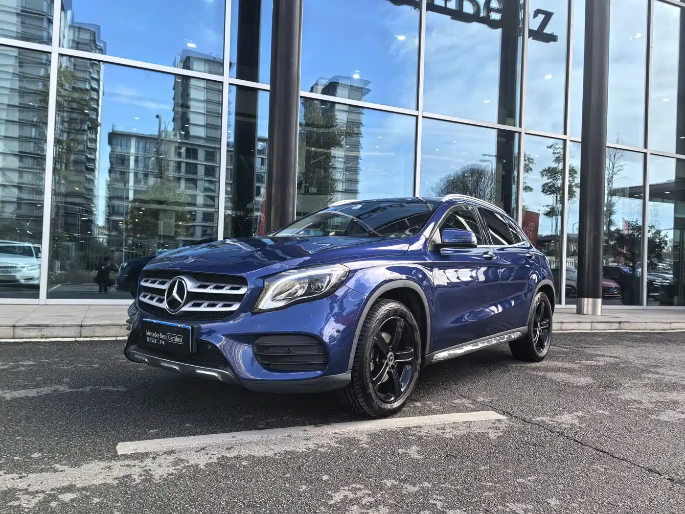 MERCEDES-BENZ GLA