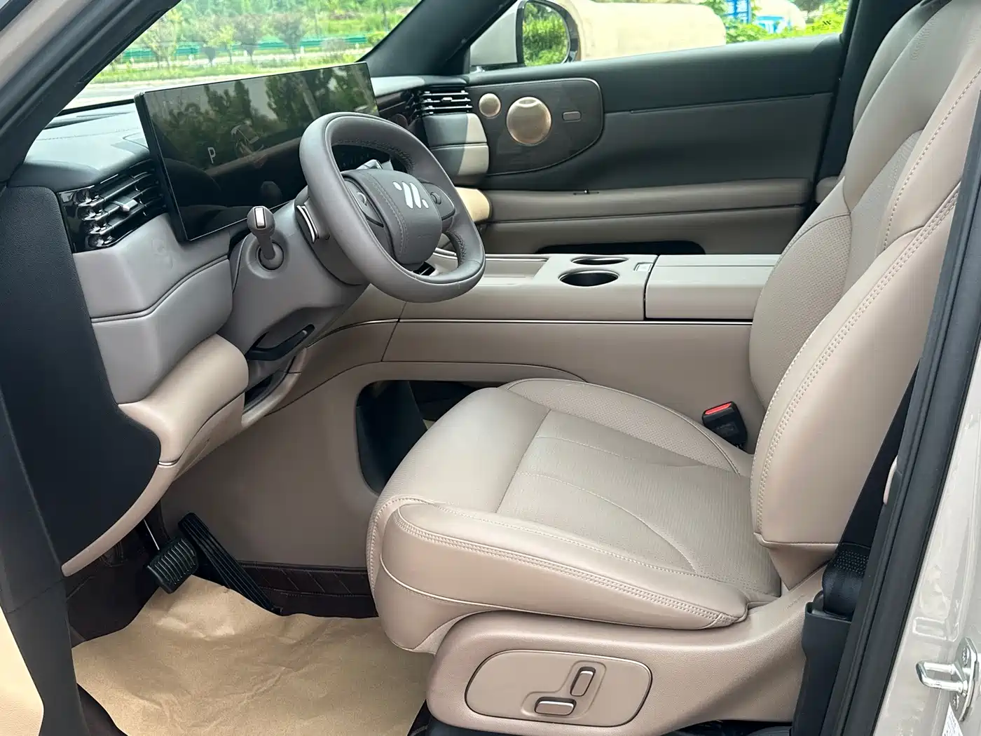 IM Motors IM LS8 2026 2026 Model Base Version 5-seater Long Range Edition