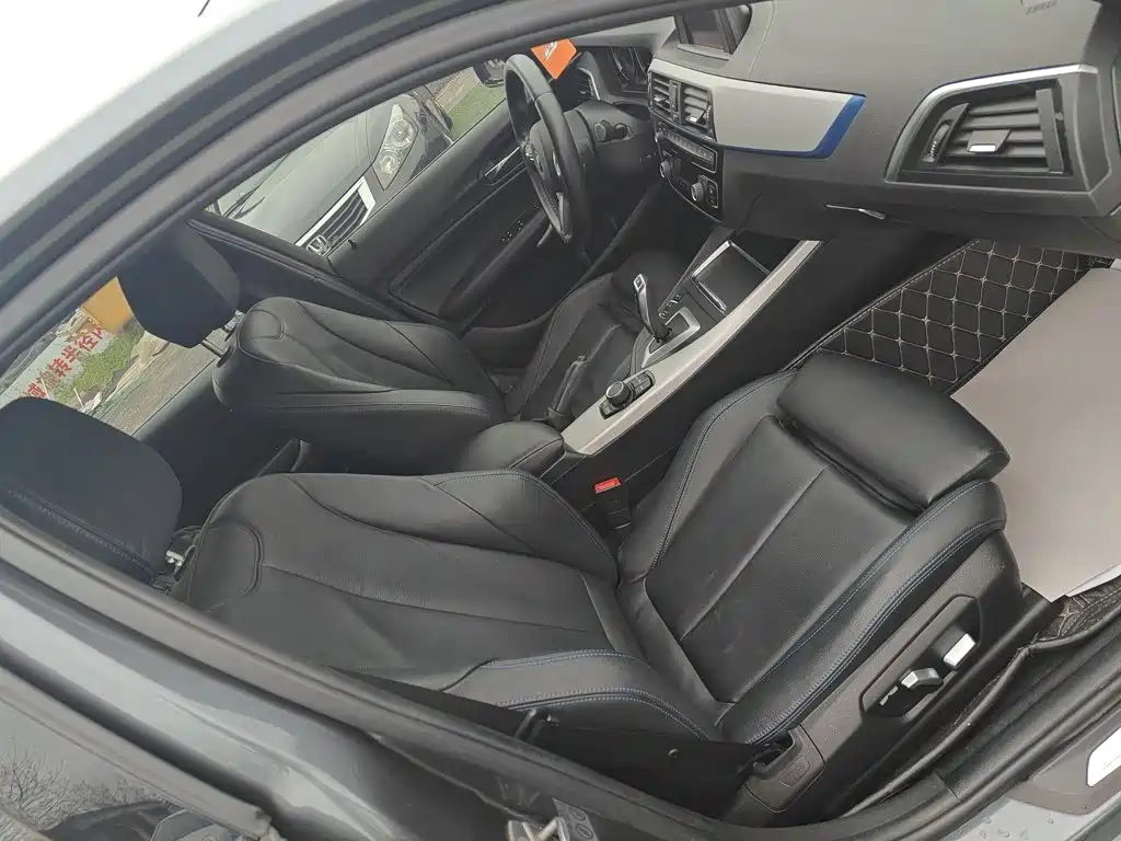 Фото 25 - BMW 1 Series (Import)