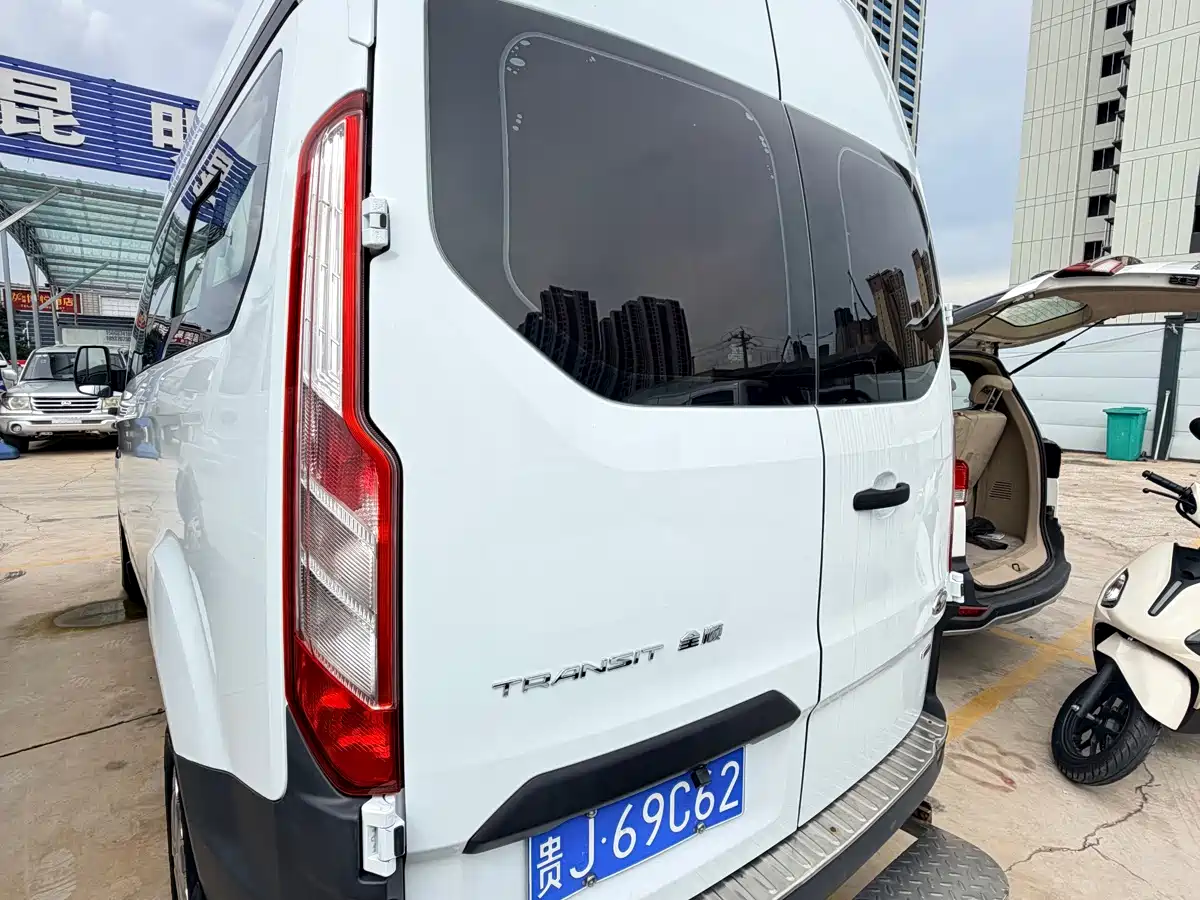 Ford Transit 2018 2019 2.0T Diesel Multi-Purpose Commercial Vehicle Medium Wheelbase Medium Roof 6-Seater China VI