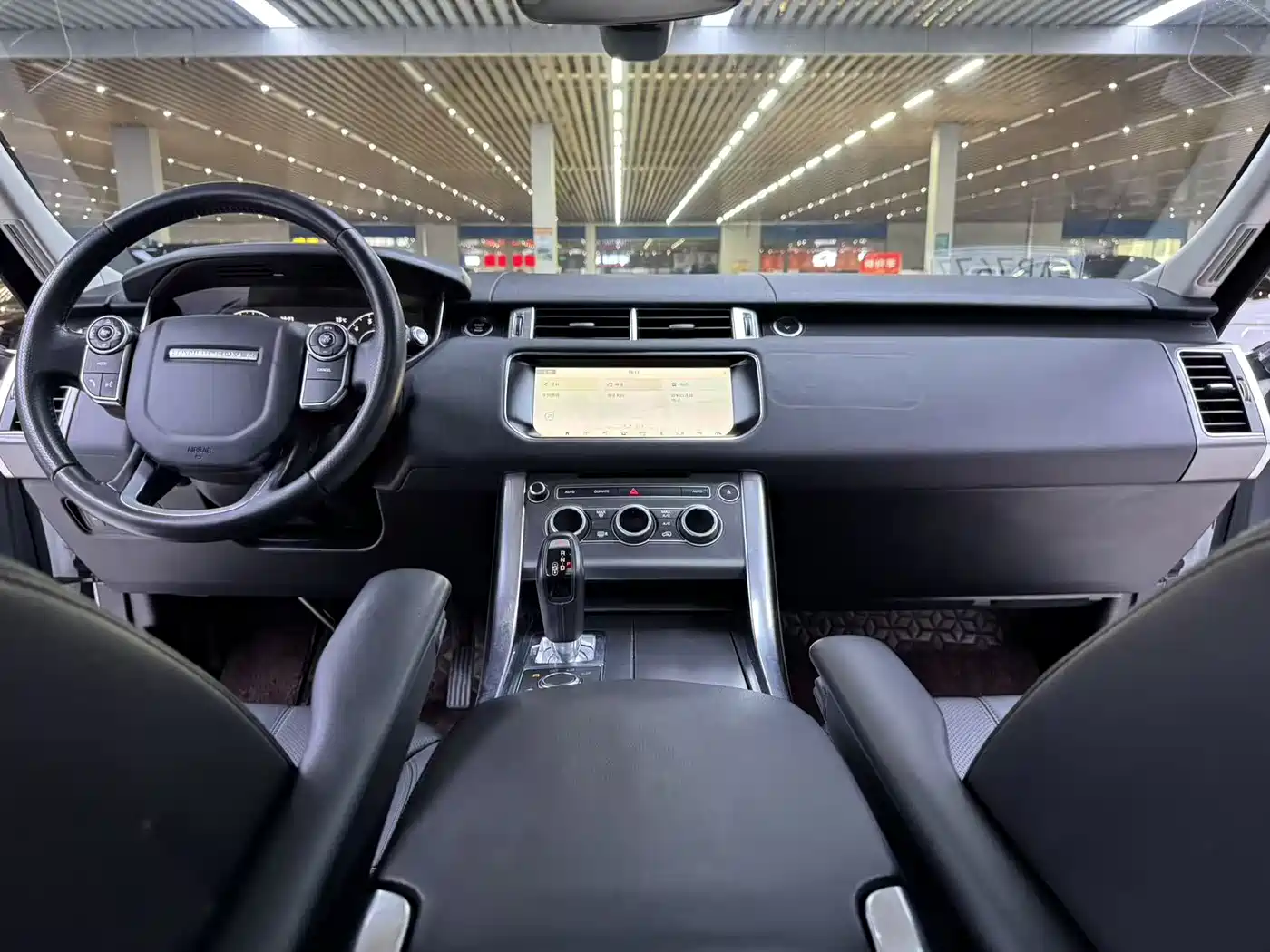 Land Rover Range Rover Sport 2017 3.0 SC V6 SE фото 10