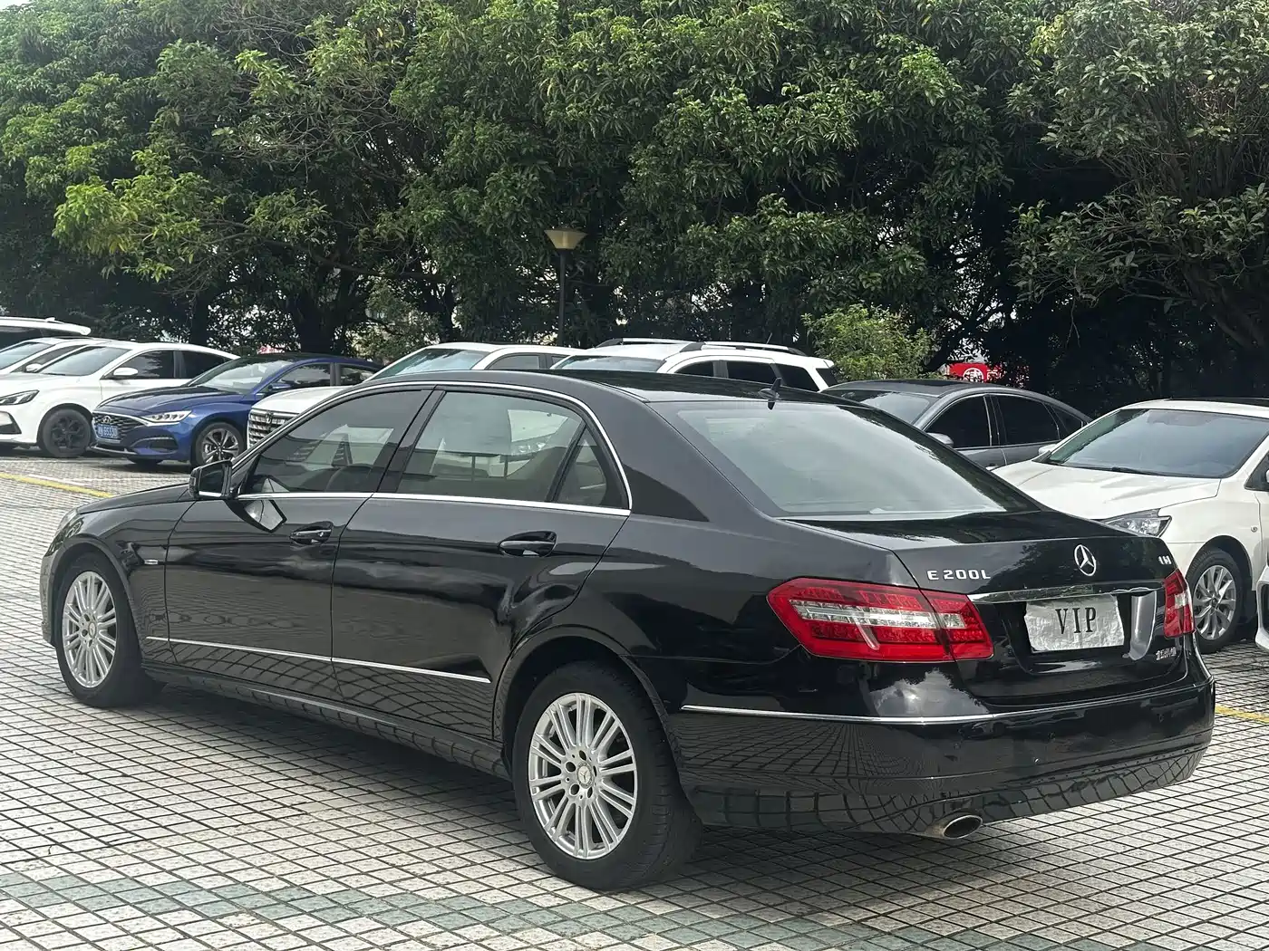Mercedes-Benz E-Class 2011 2011 E 200 L CGI Elegance
