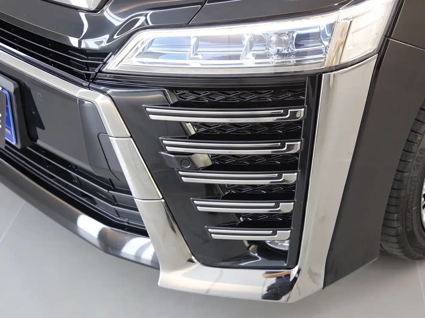 Toyota Vellfire 2021 Crown Hybrid 2.5L HV Supreme Edition фото 19