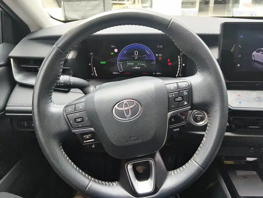 Toyota Camry 2025 2024 Hybrid 2.0HGVP Luxury Edition