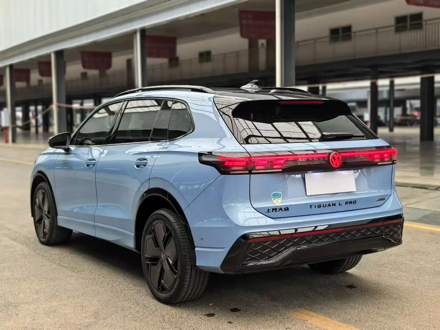 Volkswagen Tiguan L 2024 PRO 380TSI 4WD R-Line Premium Edition фото 12