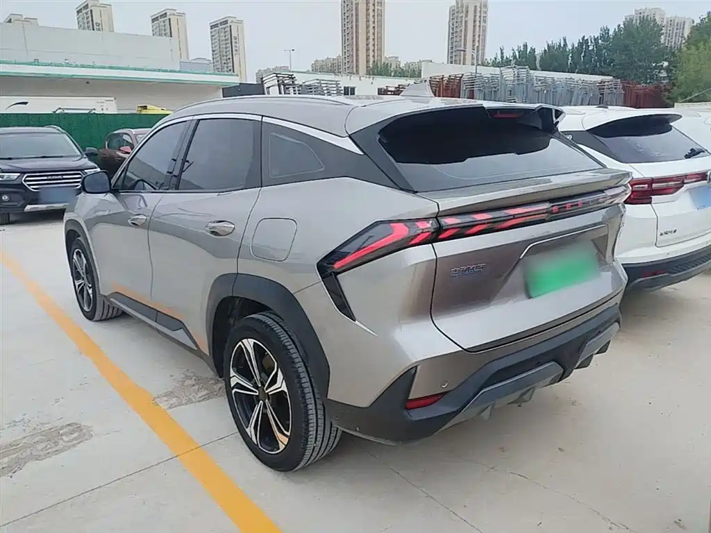 Geely Galaxy Galaxy L7 2025 EM-i 115km Explorer+ Edition фото 5