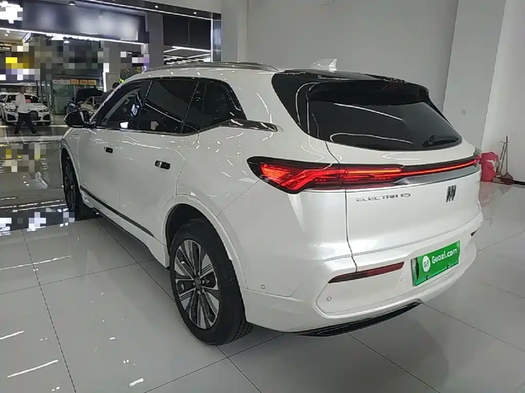 2025 Buick E5