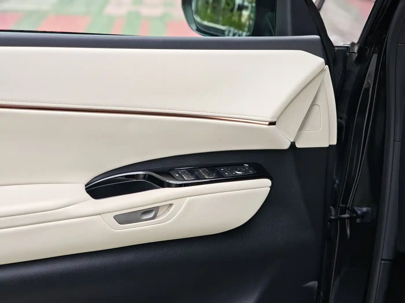 Lexus LM 2023 500h 6-Seater Prestige Edition фото 29