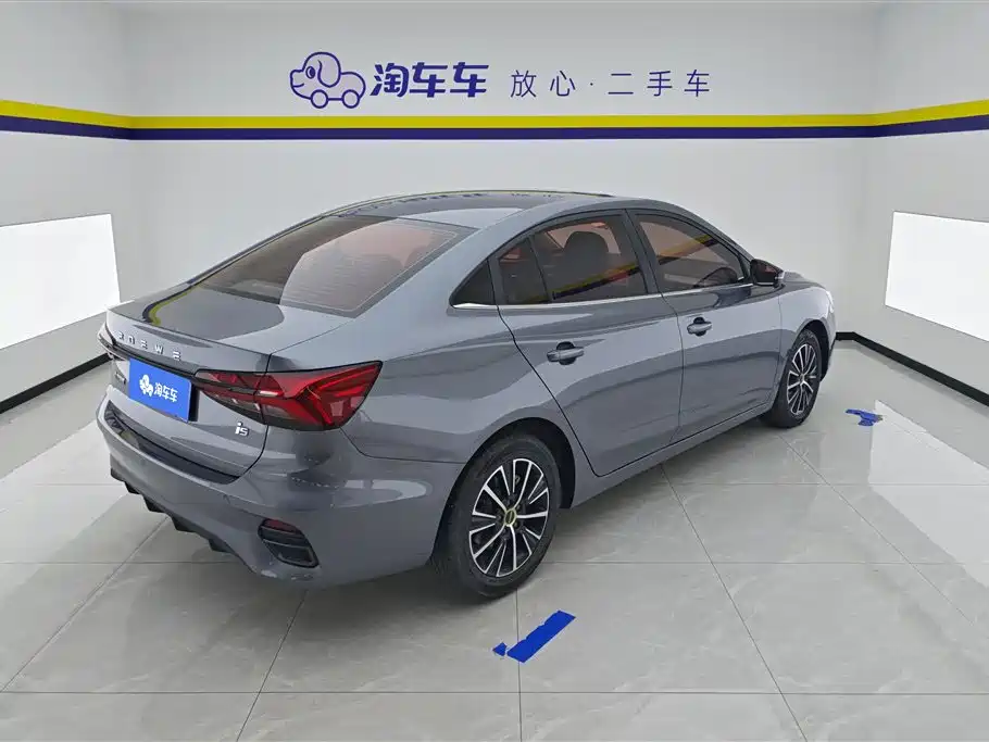 Фото 3 - Roewe i5