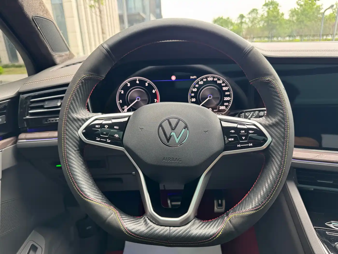 VOLKSWAGEN TOUAREG
