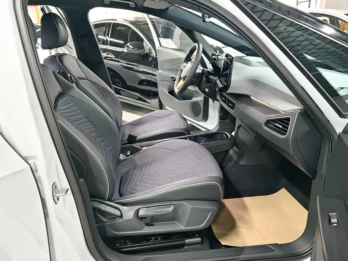Volkswagen ID.3 2023 Pure Smart Edition фото 11
