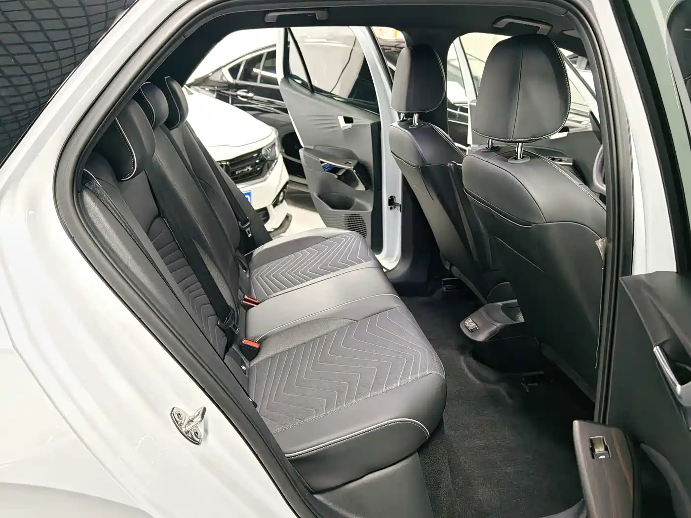 Volkswagen ID.3 2023 Pure Smart Edition фото 10