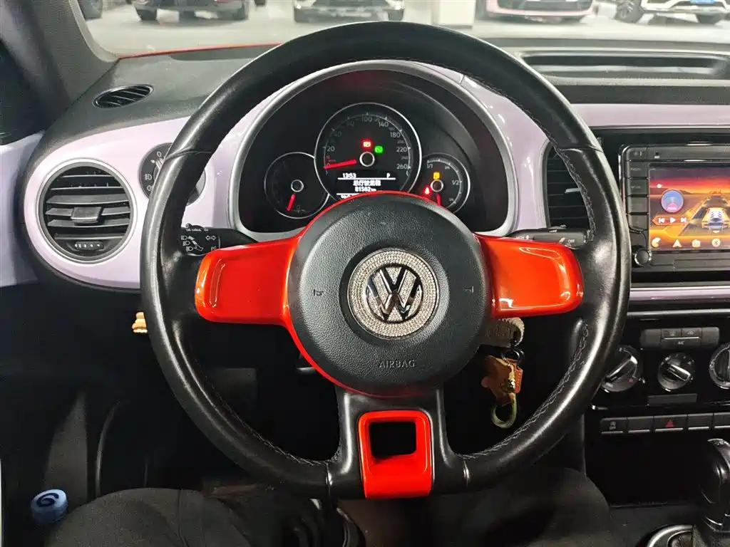 Volkswagen Beetle 2017 180TSI Enjoy фото 11
