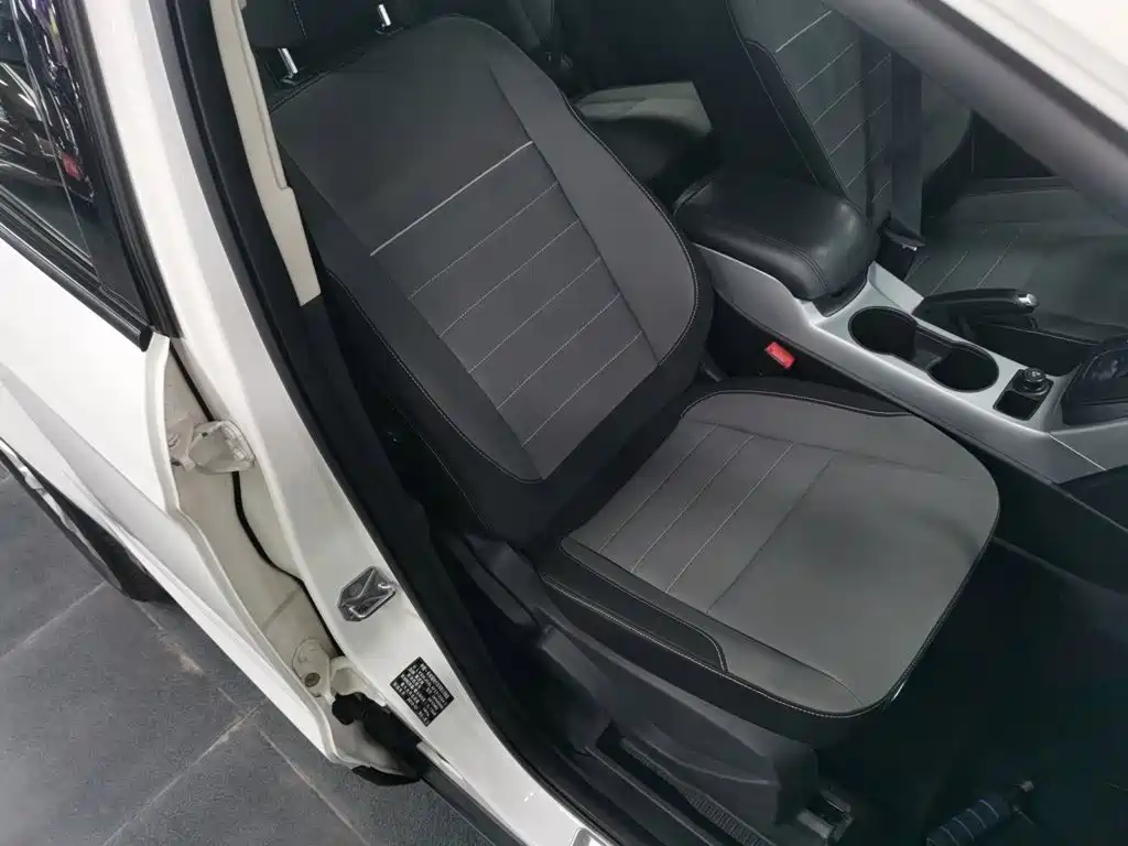 Фото 25 - Ford Kuga