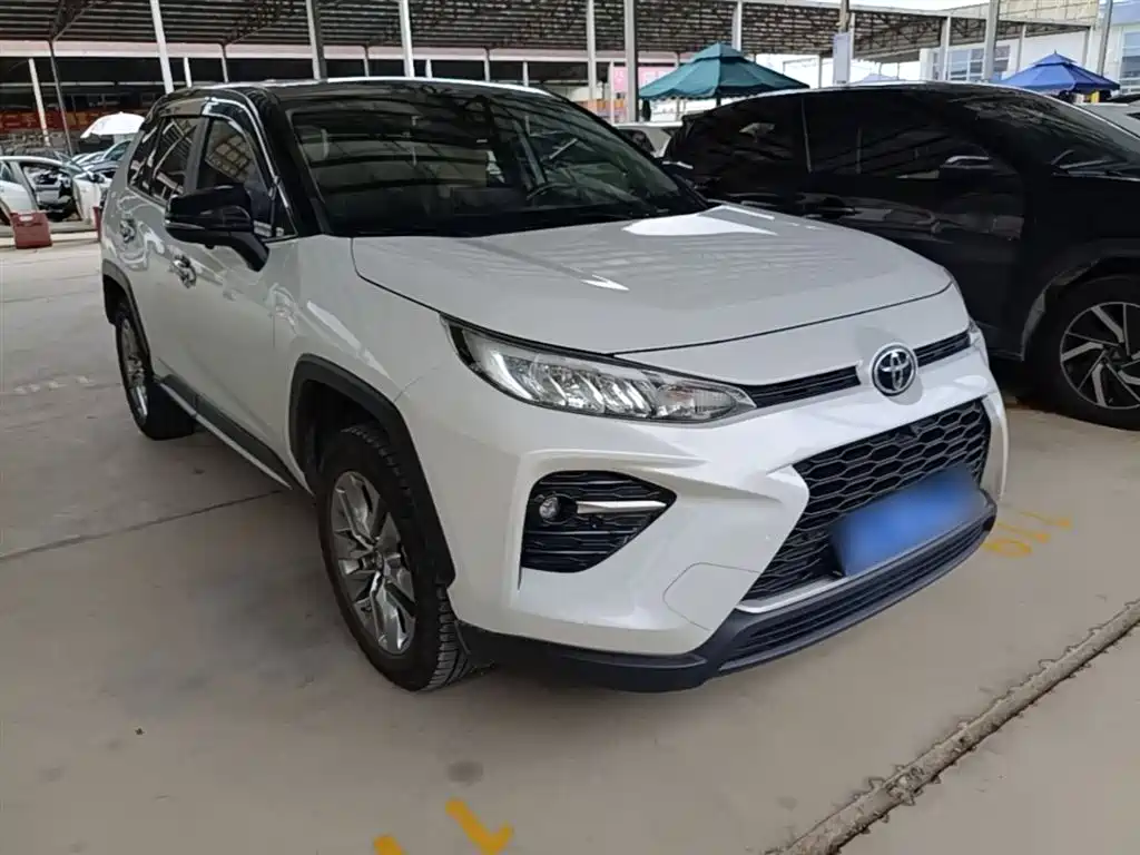 Toyota Wildlander 2021 2.0L CVT 4WD Luxury Edition фото 4