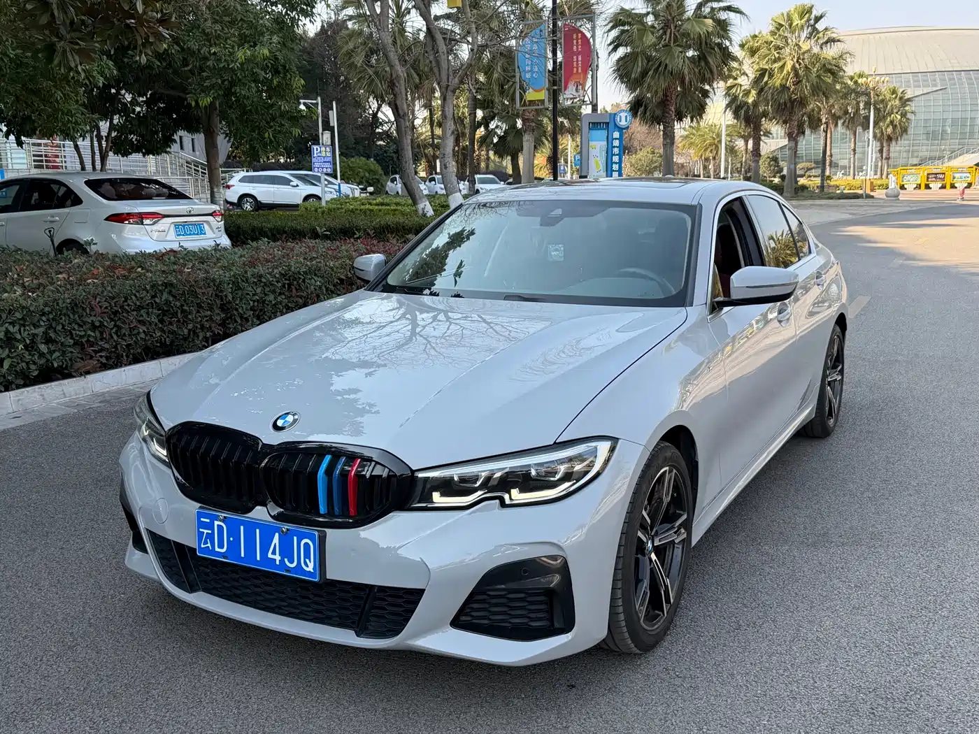 BMW 3 Series 2021 325i M Sport Night Edition фото 2