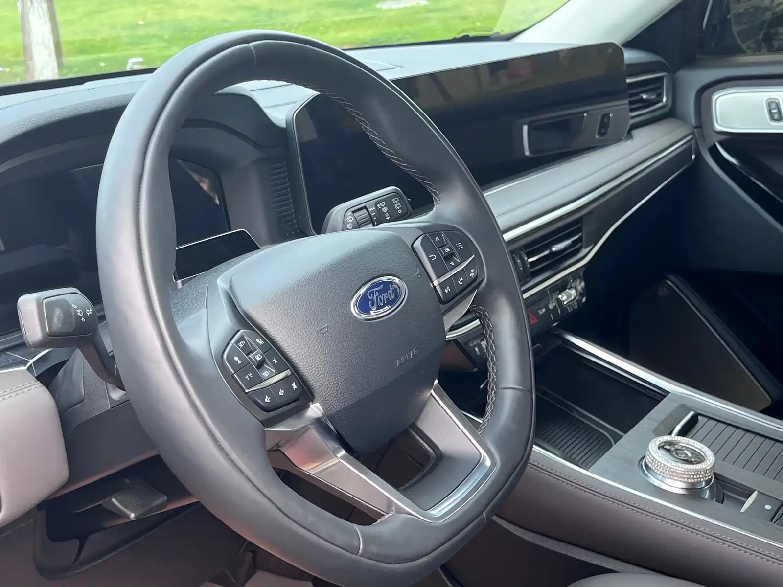 Фото 7 - Ford Explorer