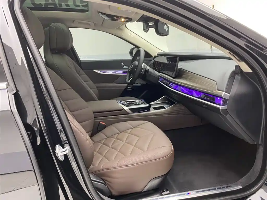 BMW 7-SERIES