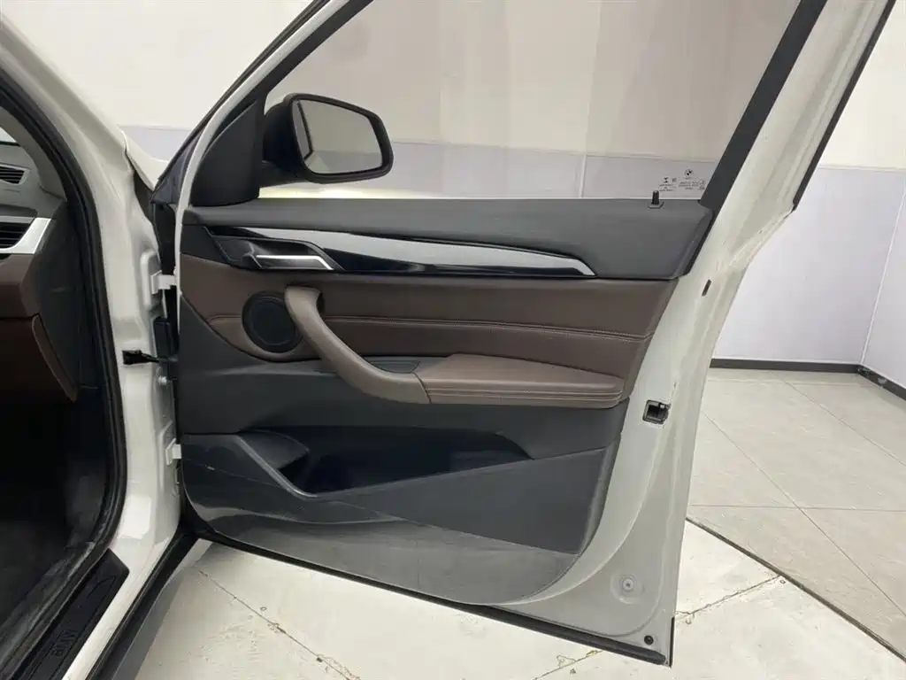 BMW X1 2020 sDrive25Li Leading Model фото 28