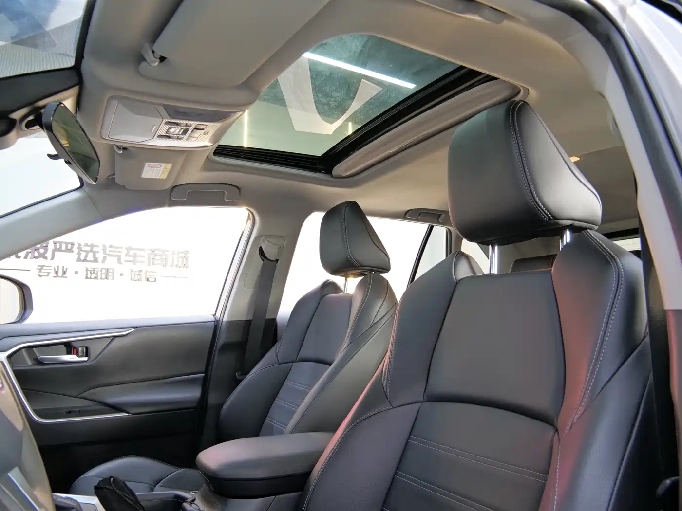 Toyota Wildlander 2020 2.0L CVT 2WD Luxury Edition фото 6