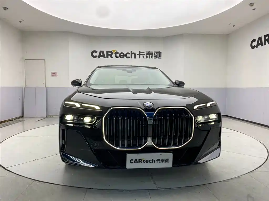 BMW 7-SERIES