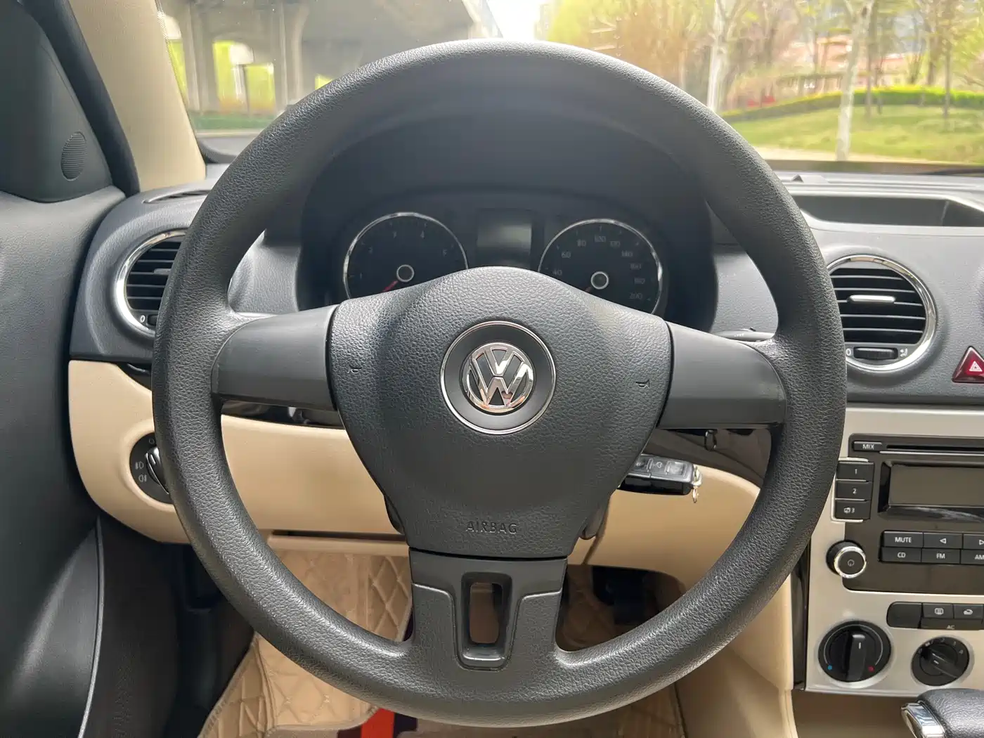 Volkswagen Lavida 2011 1.6L Automatic Pinya Edition фото 14