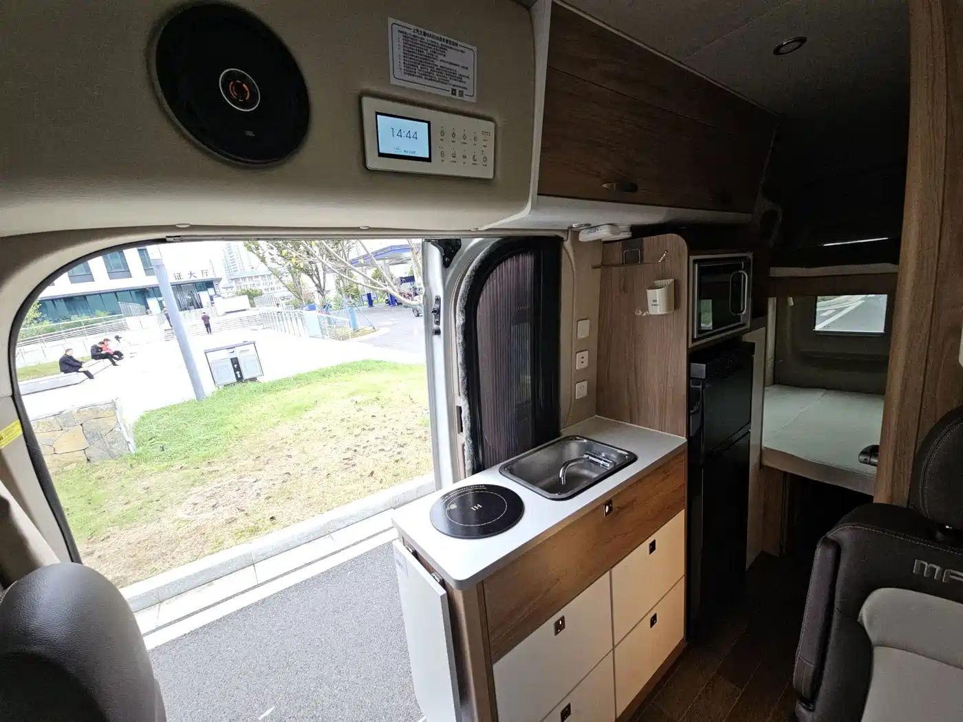Maxus MAXUS V90 RV 2023 2021 2.0T Traveler V90 Self-contained Type B RV Flagship Version