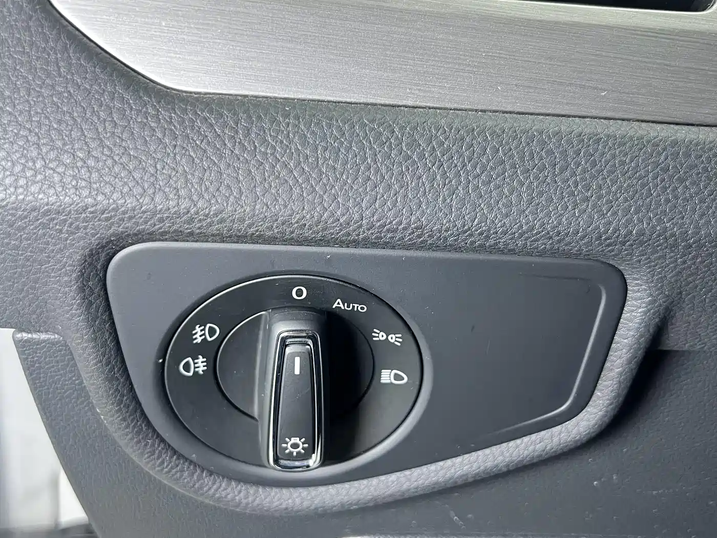 Volkswagen Touran 2021 Touran L 280TSI DSG Cross Luxury 7-Seater фото 7