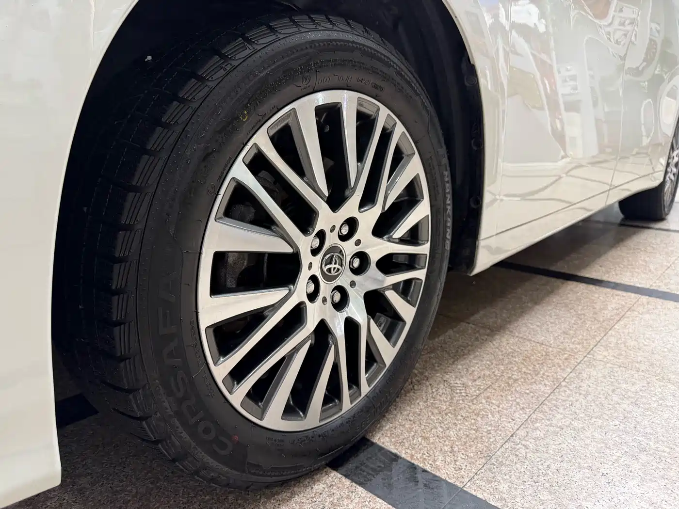Toyota Alphard 2018 3.5L Premium фото 43