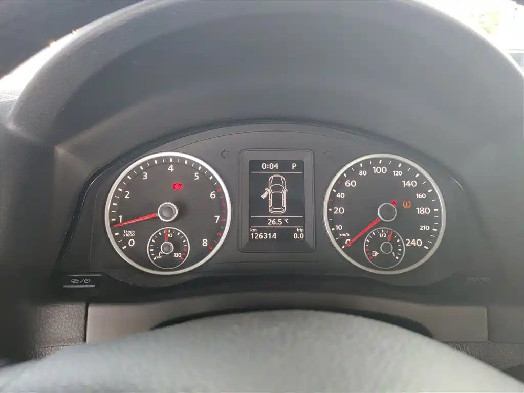 Volkswagen Tiguan 2015 1.8TSI Automatic 2WD Trendline фото 12