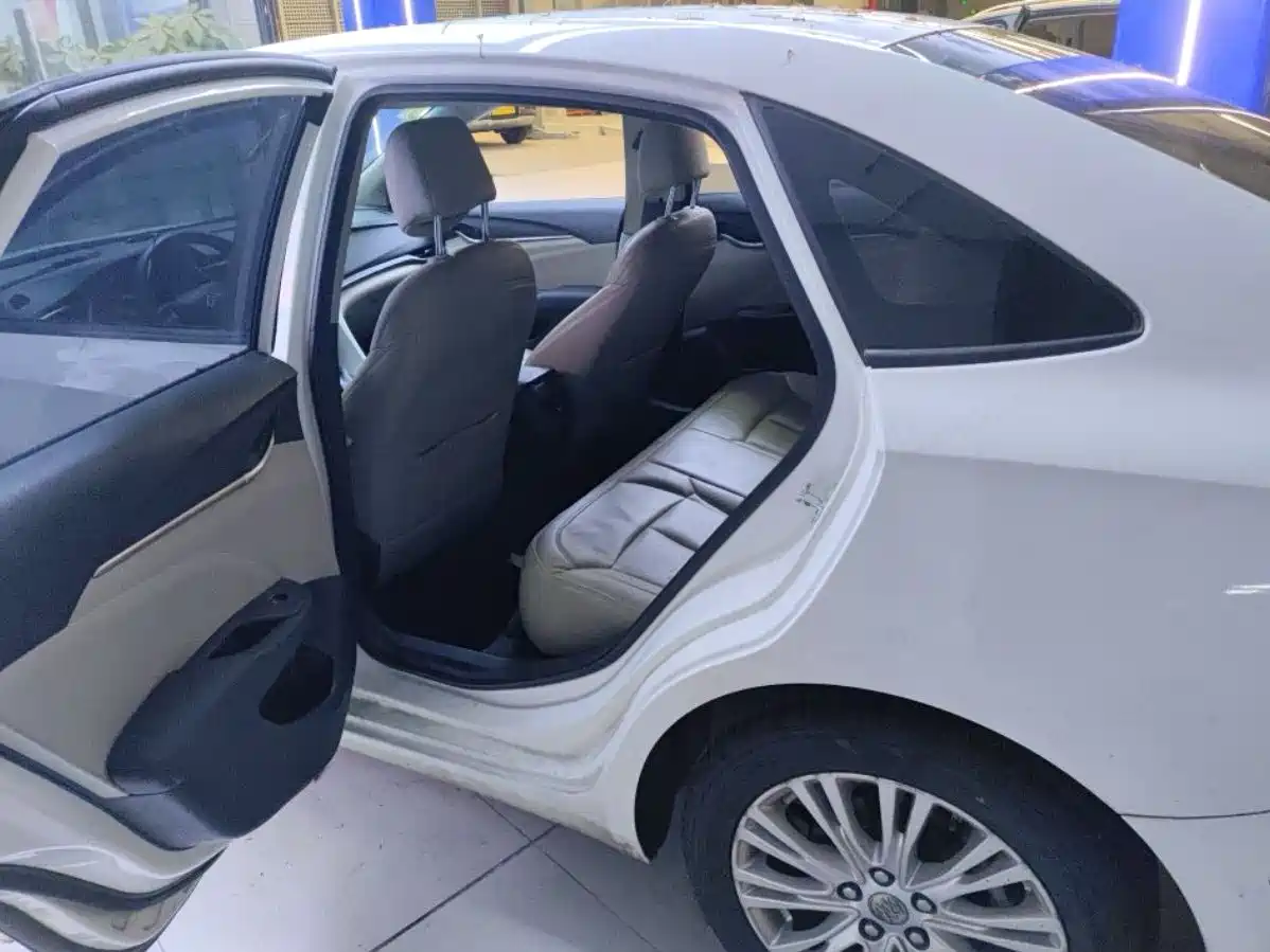 Buick Excelle 2017 15N Automatic Elite фото 4